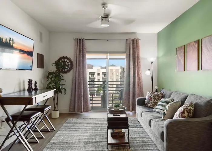 Apartment Near Mayo Pool & Hot Tub Sunny Getaway