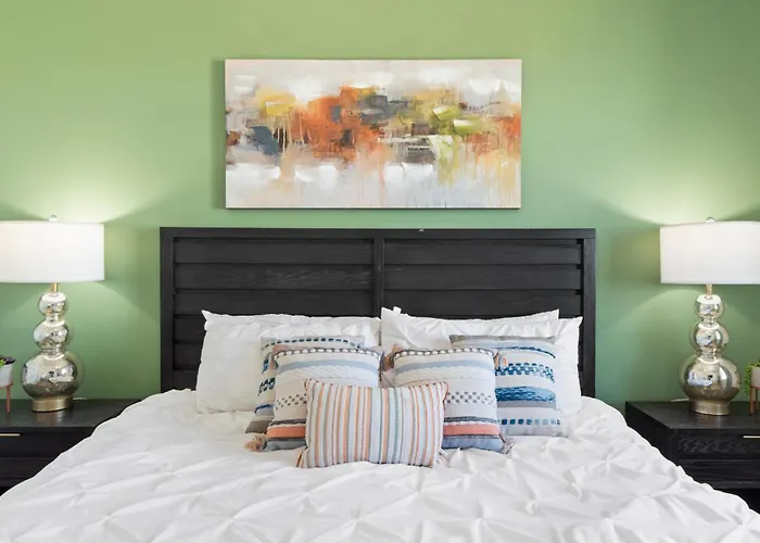 Near Mayo Pool & Hot Tub Sunny Getaway Apartment Scottsdale