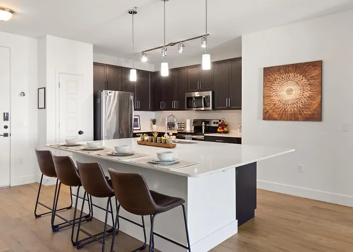 Apartment Near Mayo Pool & Hot Tub Sunny Getaway *